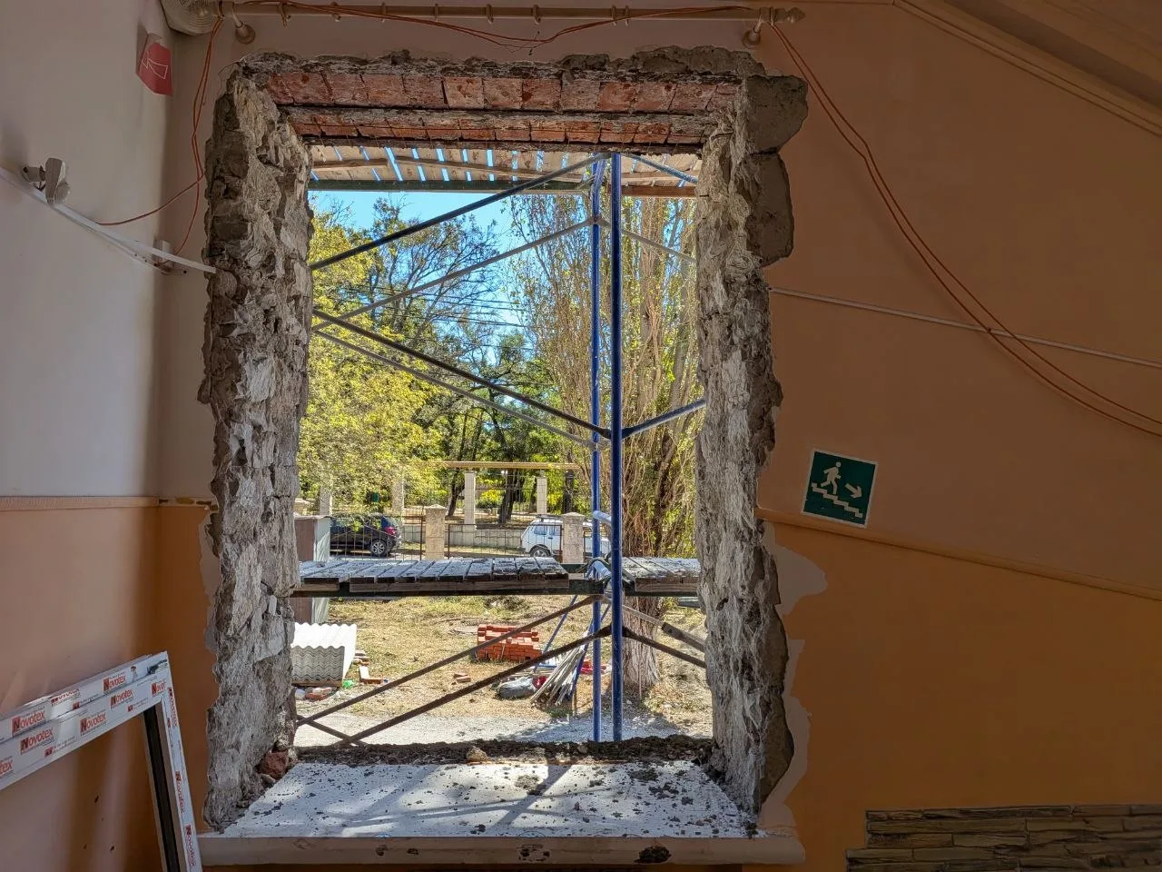 В Новороссийске более 6 млн уйдёт на восстановление трех садиков и школы после атаки БПЛА